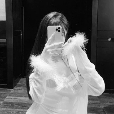 美女黑白系女生头像图片