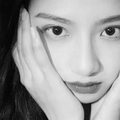 优质女生头像高清黑白图片