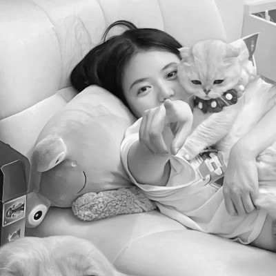 优质女生头像高清黑白图片