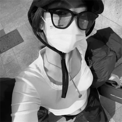 优质女生头像高清黑白图片