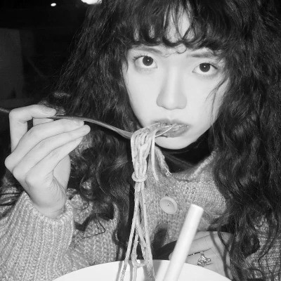 优质女生头像高清黑白图片