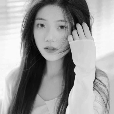 优质女生头像高清黑白图片