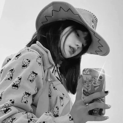 优质女生头像高清黑白图片