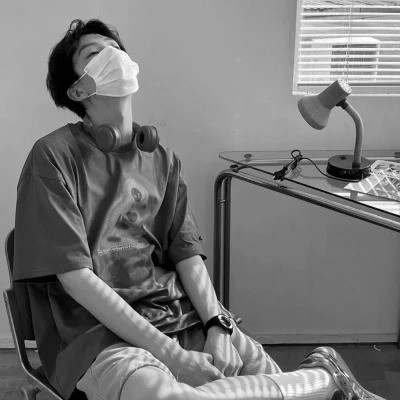 黑白帅气冷酷男生头像图片