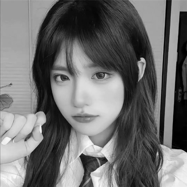 女生头像真人高级黑白高清图片