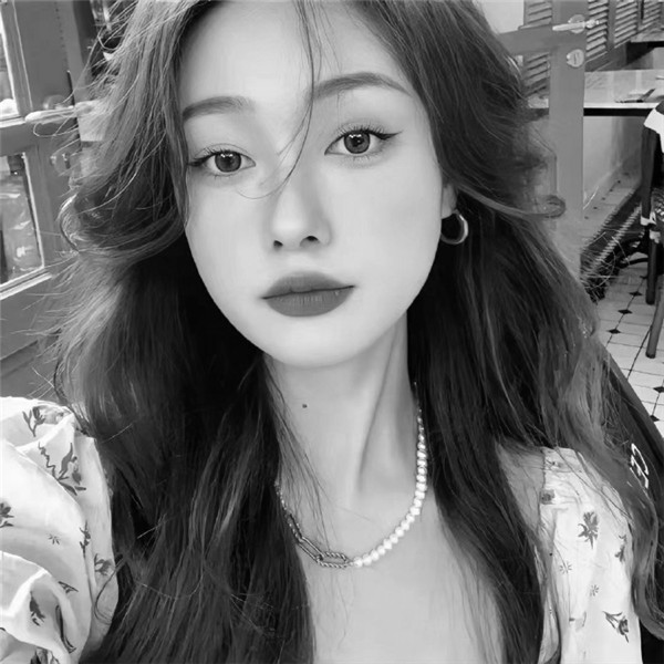 女生头像真人高级黑白高清图片