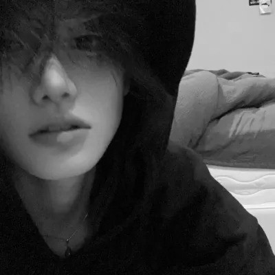 2025最新黑白头像男生高清图片