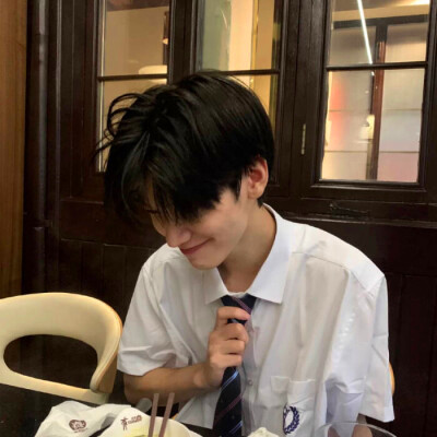 2025适合永久做男头像的图片