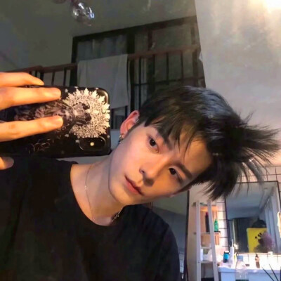 2025适合永久做男头像的图片