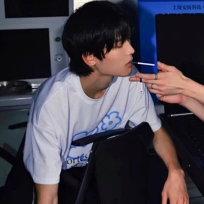 2025最新男生头像图片