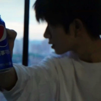 2025最新男生头像图片