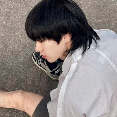 2025最新男生头像图片