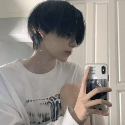 2025最新男生头像图片