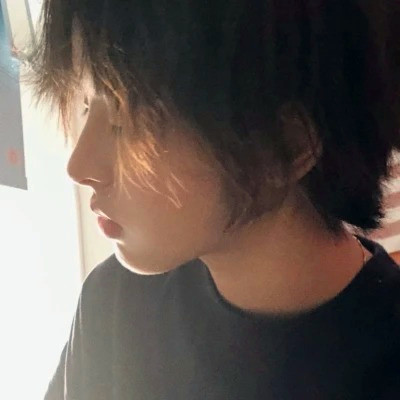 2025最新男生头像图片