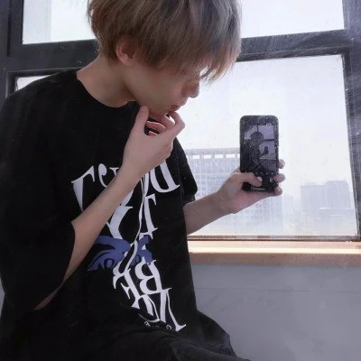2025最新男生头像图片