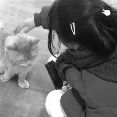 真人女生头像可爱呆萌黑白图片