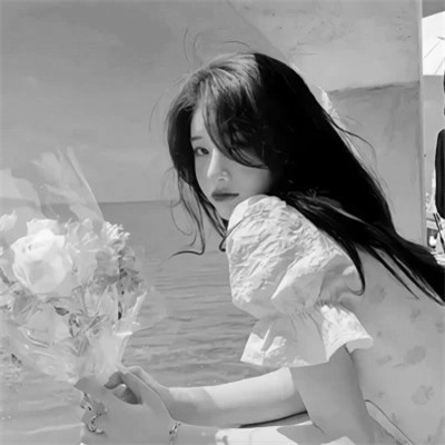 真人女生头像可爱呆萌黑白图片