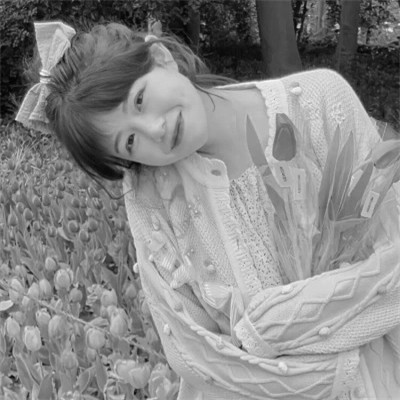 真人女生头像可爱呆萌黑白图片