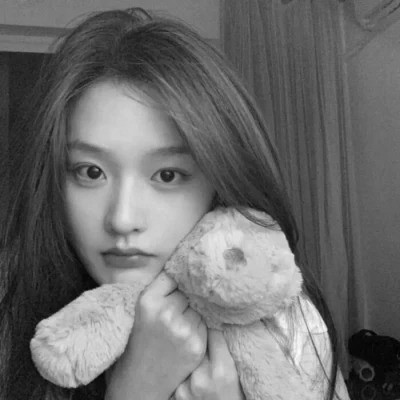 真人女生头像可爱呆萌黑白图片