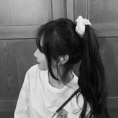 可爱黑白女头图片