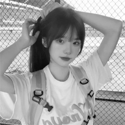 可爱黑白女头图片