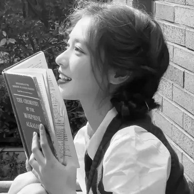 可爱黑白女头图片