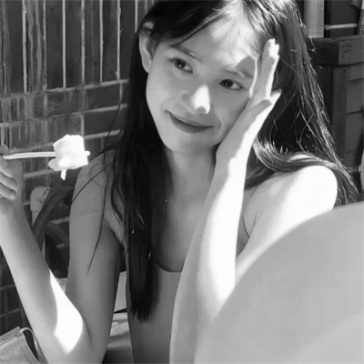 可爱黑白女头图片