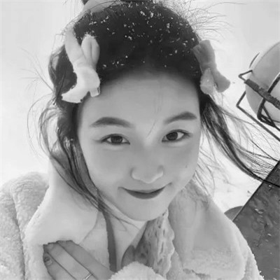 可爱黑白女头图片