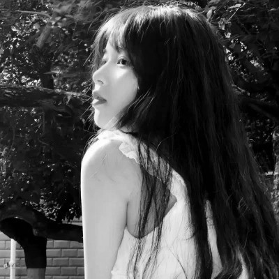 可爱黑白女头图片