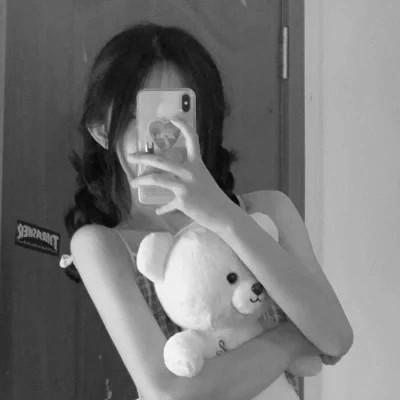 可爱黑白女头图片