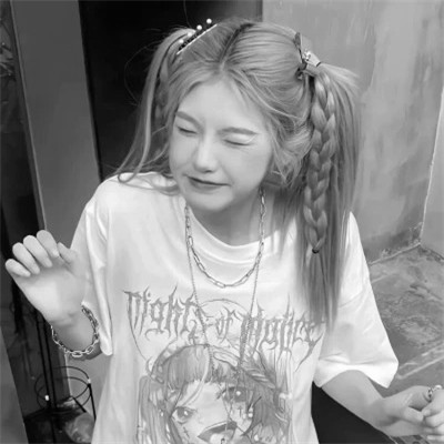 可爱黑白女头图片