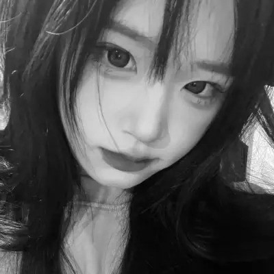 可爱黑白女头图片
