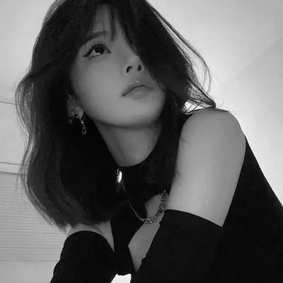可爱黑白女头图片