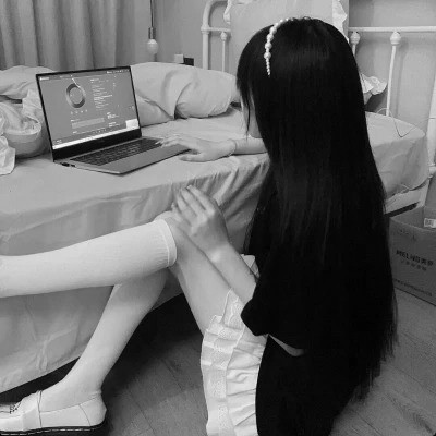 可爱黑白女头图片