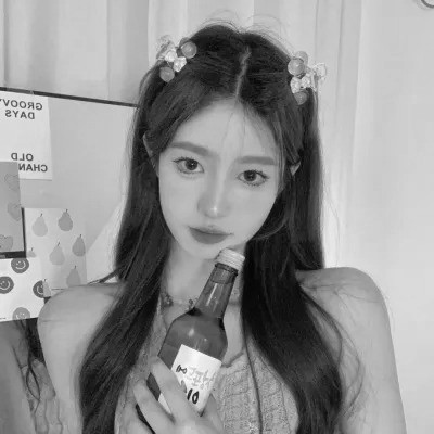 可爱黑白女头图片
