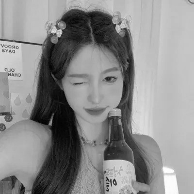 可爱黑白女头图片