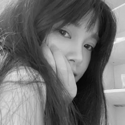 可爱黑白女头图片