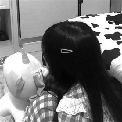 可爱黑白女头图片