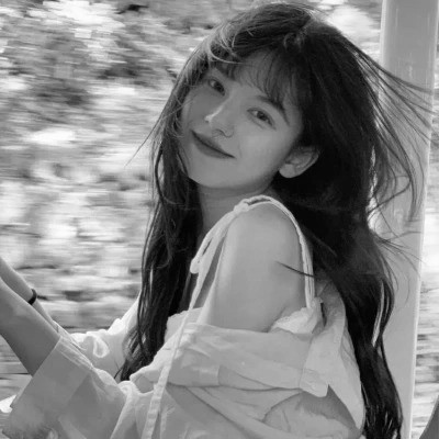 可爱黑白女头图片