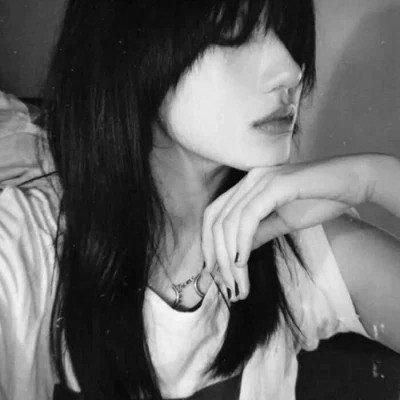 可爱黑白女头图片