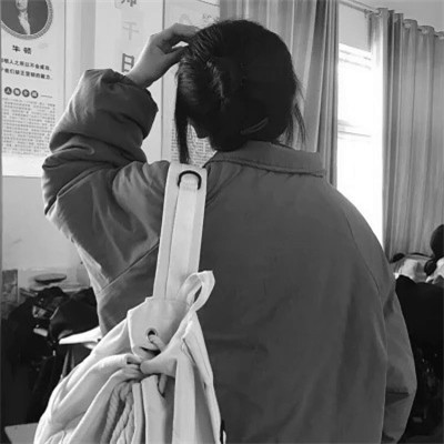 可爱黑白女头图片