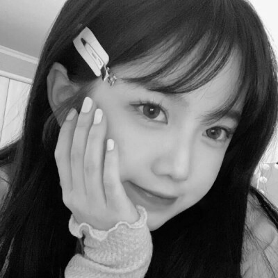 头象图片女黑白真人可爱
