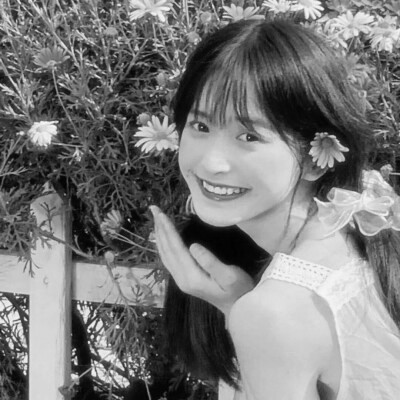 头象图片女黑白真人可爱