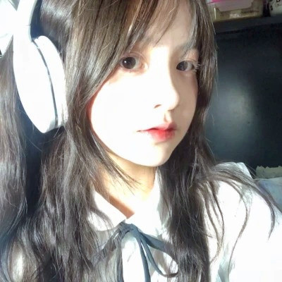 阳光可爱女生头像图片