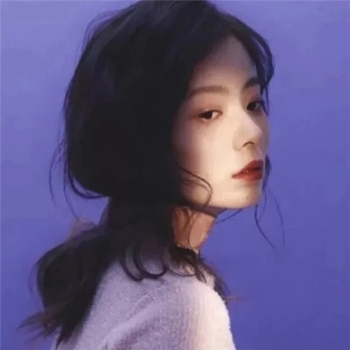 2025年最火女生微信头像图片