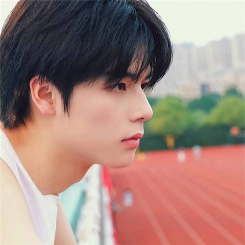 2025最潮最火男生头像图片