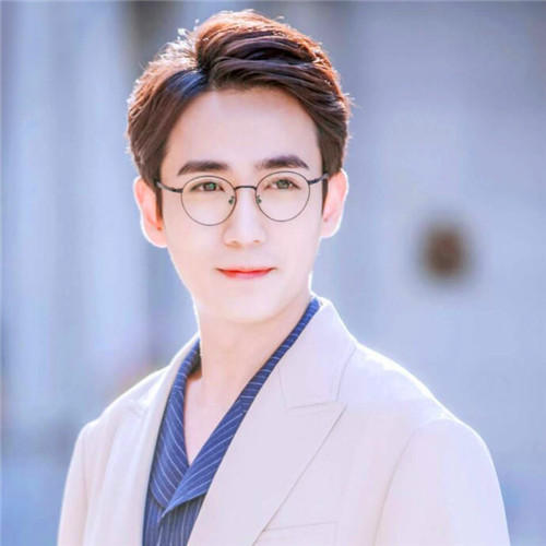 2025最潮最火男生头像图片