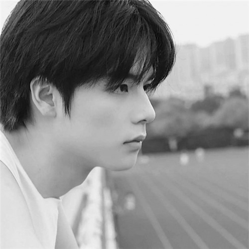 黑白男生头像高冷气质高清图片