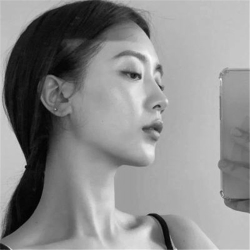 女生冷酷无情霸气黑白头像图片