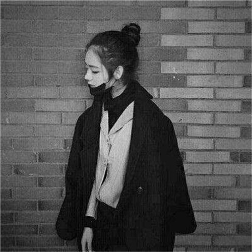 女生冷酷无情霸气黑白头像图片